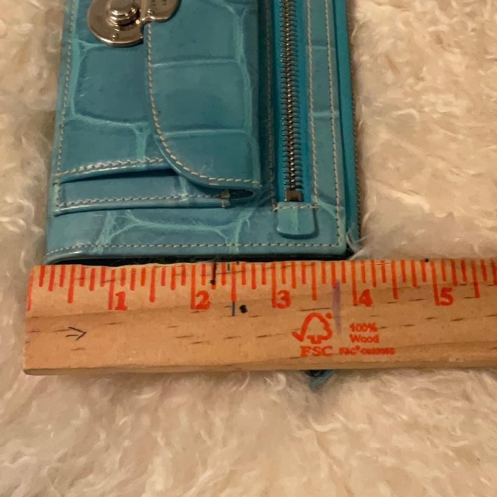 Dooney & Bourke Baby Blue Croc Wristlet Wallet With Silver Lock - Picture 11 of 11
